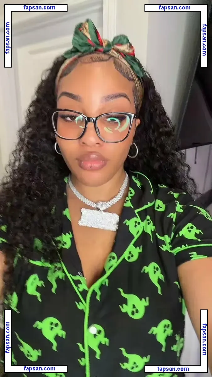 fineshitseni голая фото #0005 с Онлифанс