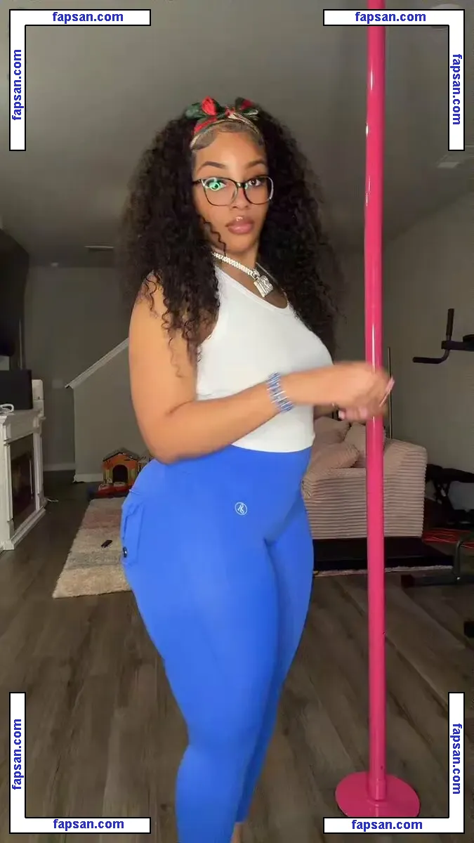 fineshitseni голая фото #0013 с Онлифанс