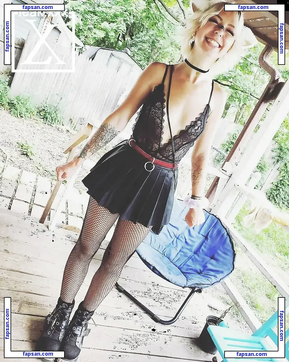 Finn Isfine nude photo #0006 from OnlyFans