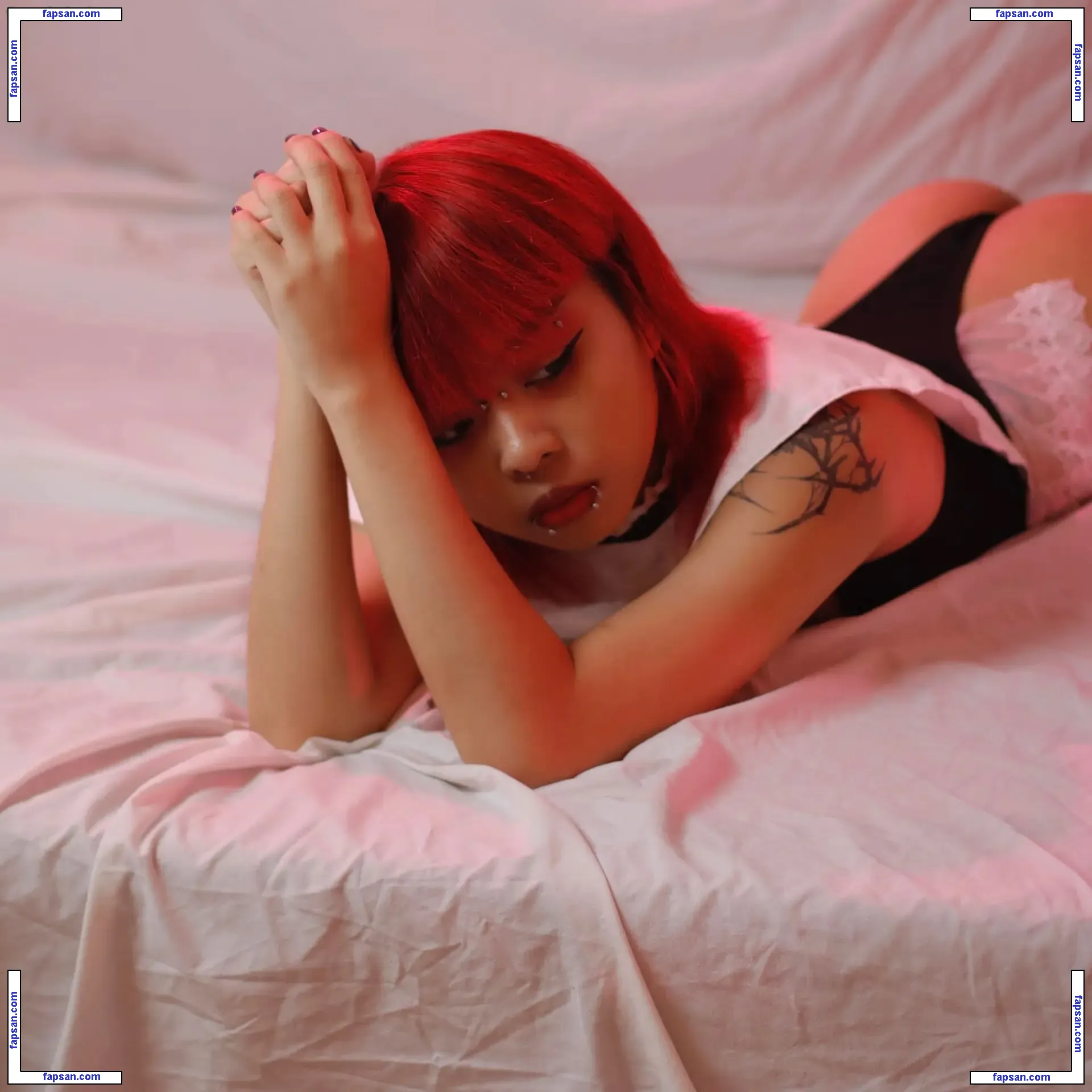 Fiona Mari голая фото #0003 с Онлифанс