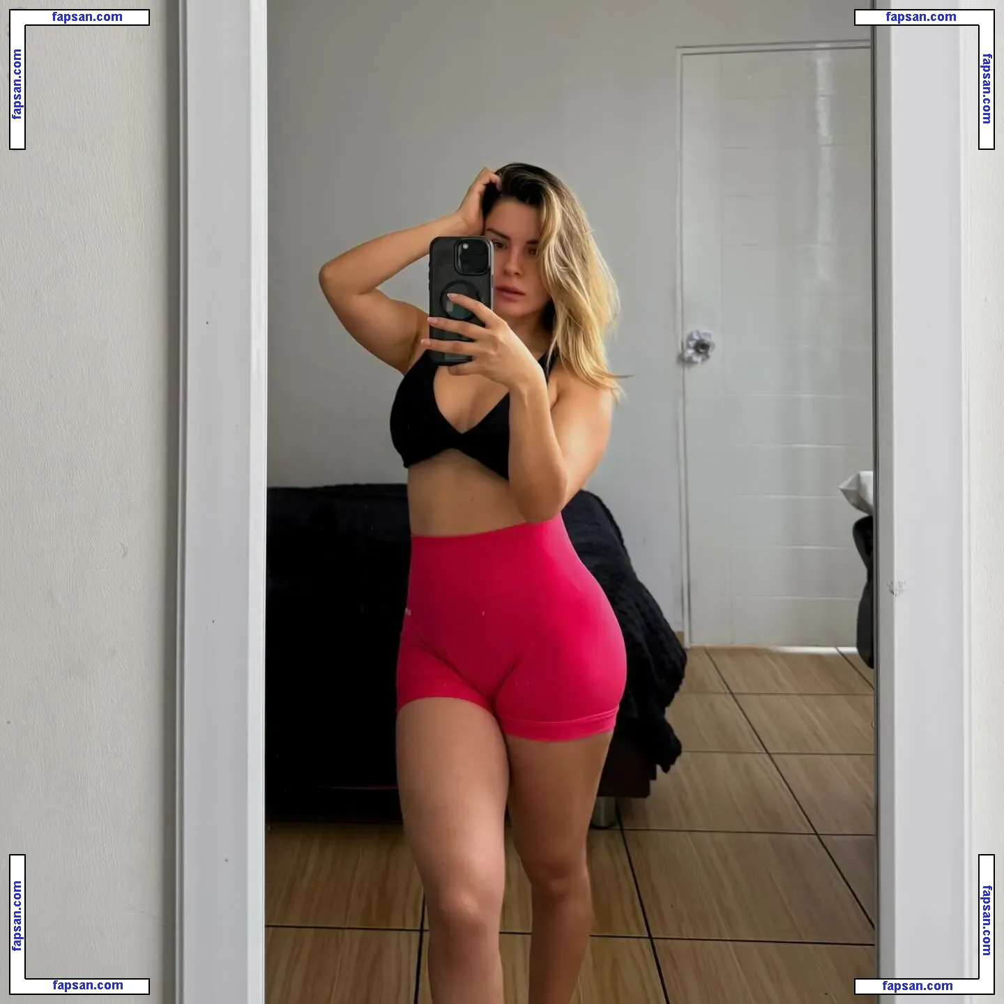 Fiorella Retiz голая фото #0035 с Онлифанс