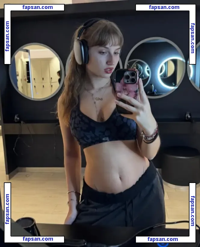 Fitbyalx nude photo #0022 from OnlyFans