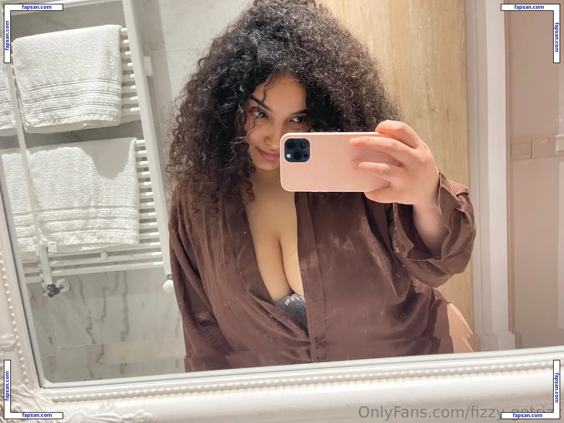 fizzy-gotrizz nude photo #0005 from OnlyFans