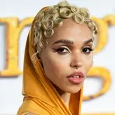 FKA twigs голая #0475