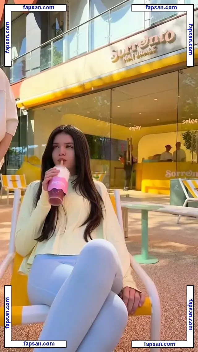 Fladia Topi nude photo #0009 from OnlyFans