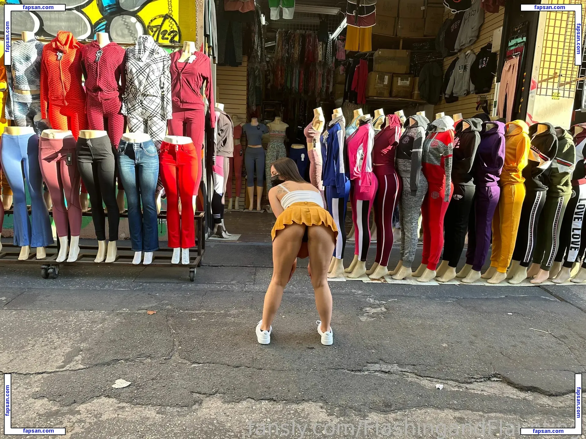 FlashingEmma nude photo #0091 from OnlyFans