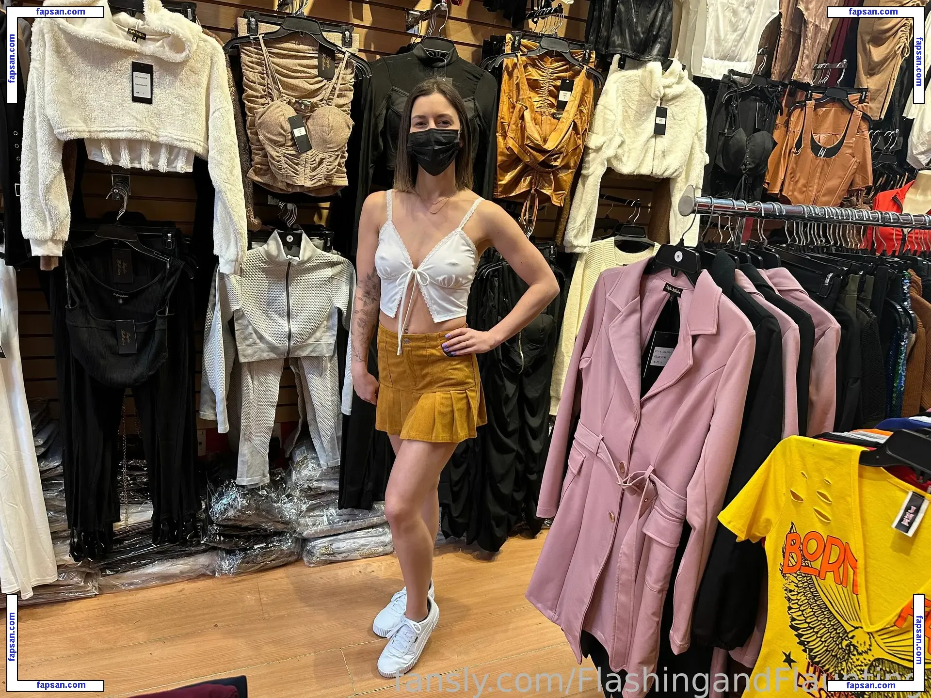 FlashingEmma nude photo #0093 from OnlyFans