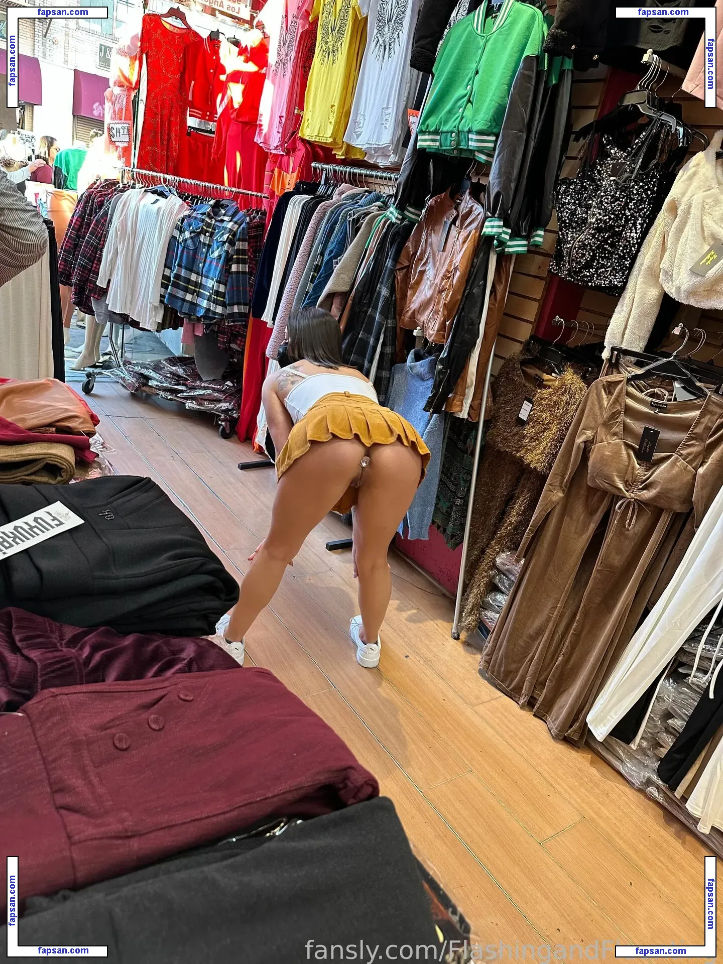 FlashingEmma nude photo #0097 from OnlyFans