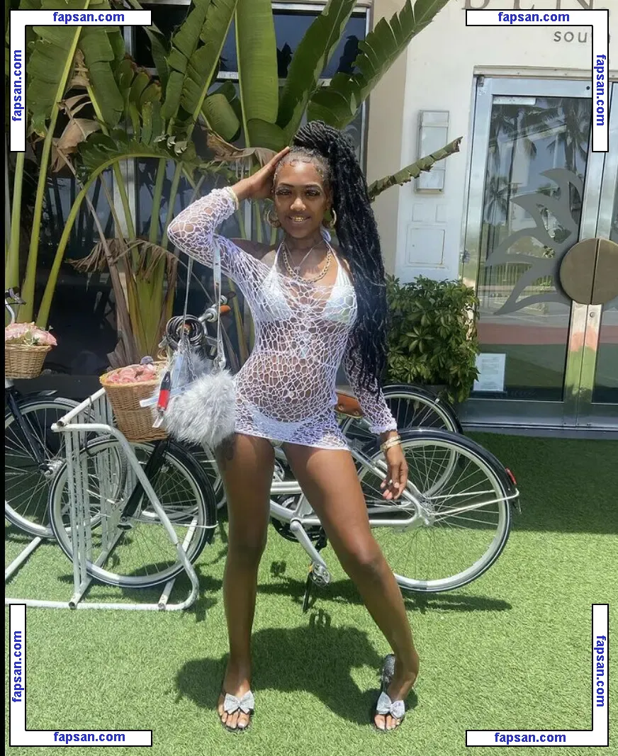 flawdapeachess nude photo #0001 from OnlyFans