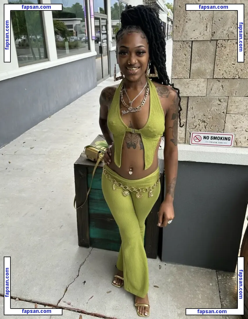 flawdapeachess nude photo #0002 from OnlyFans