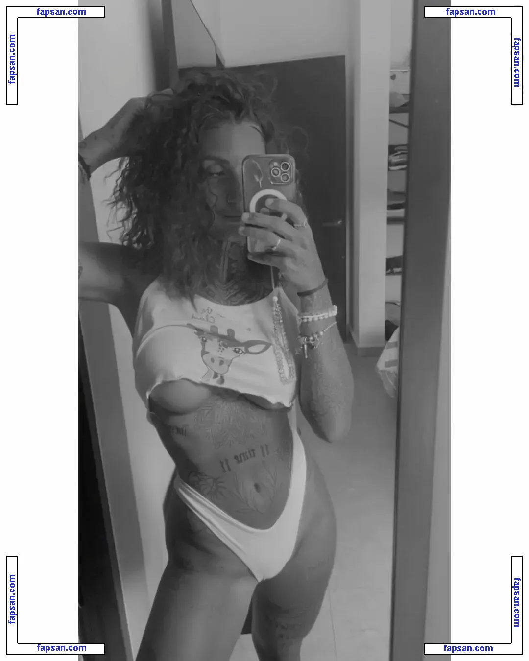 Flor Cussino nude photo #0001 from OnlyFans