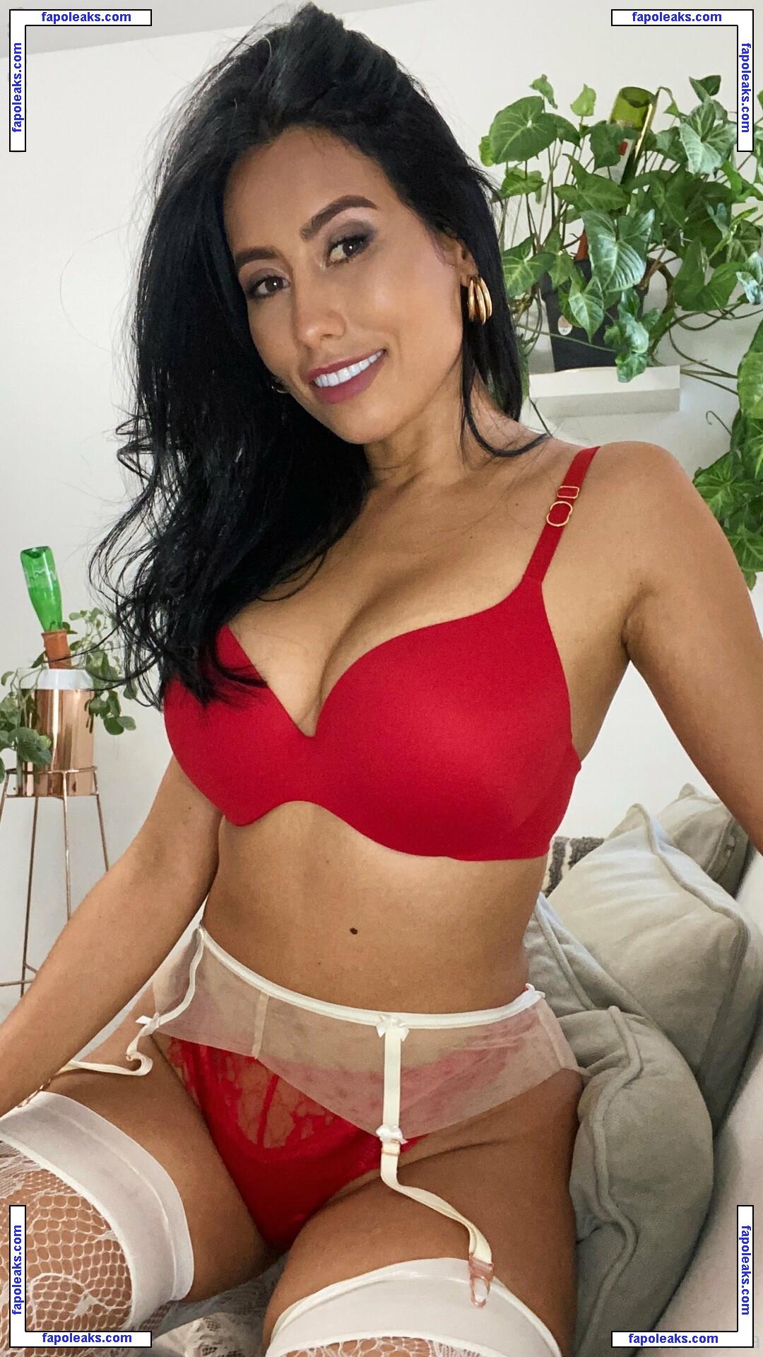 Flora Bella / Florabella / Floracamgirl nude photo #0011 from OnlyFans