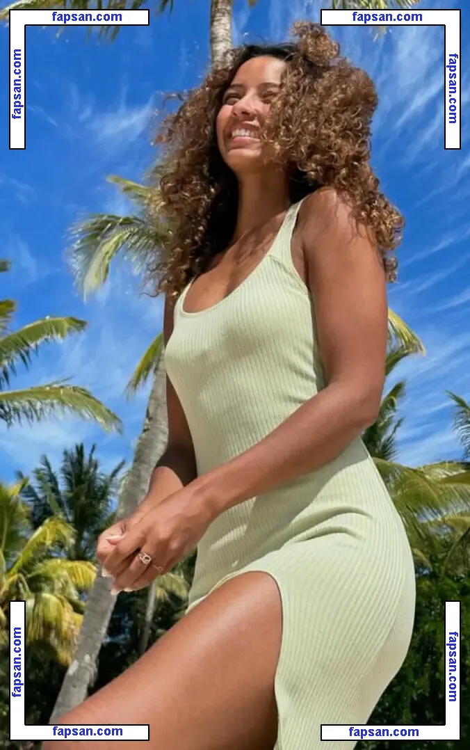 Flora Coquerel голая фото #0008 с Онлифанс