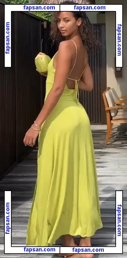 Flora Coquerel голая фото #0014 с Онлифанс