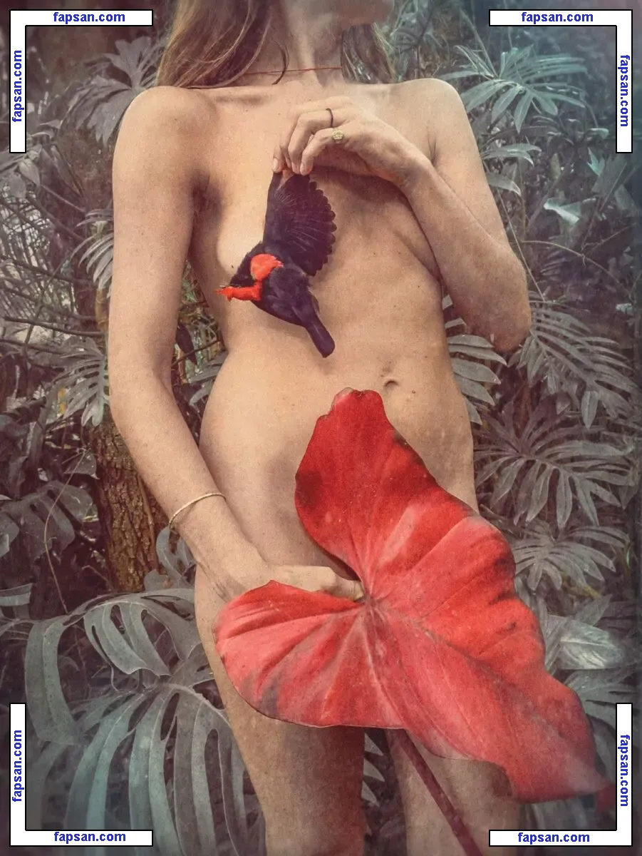 Flora Daria nude photo #0002 from OnlyFans