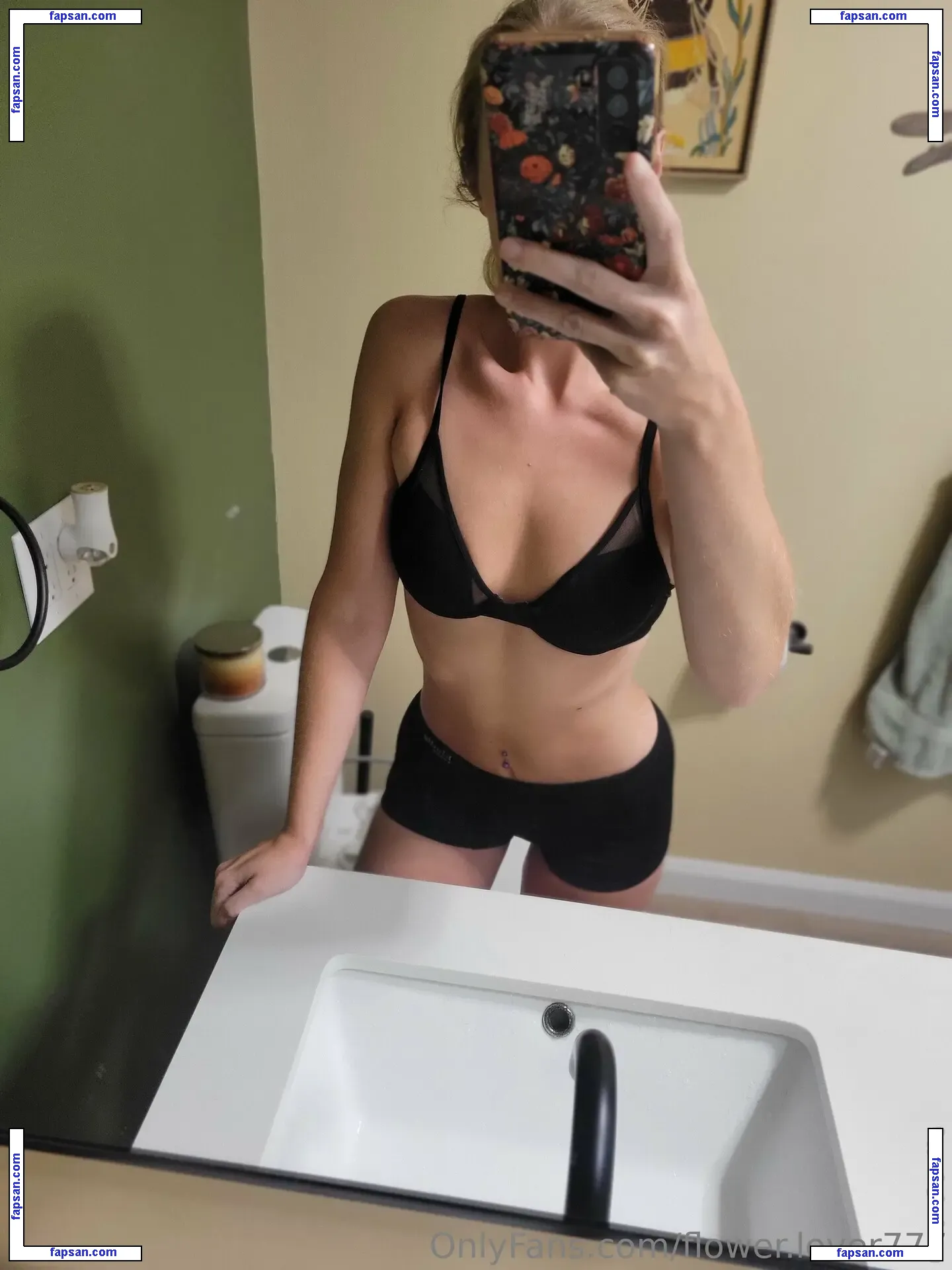 flower.lover777 nude photo #0025 from OnlyFans