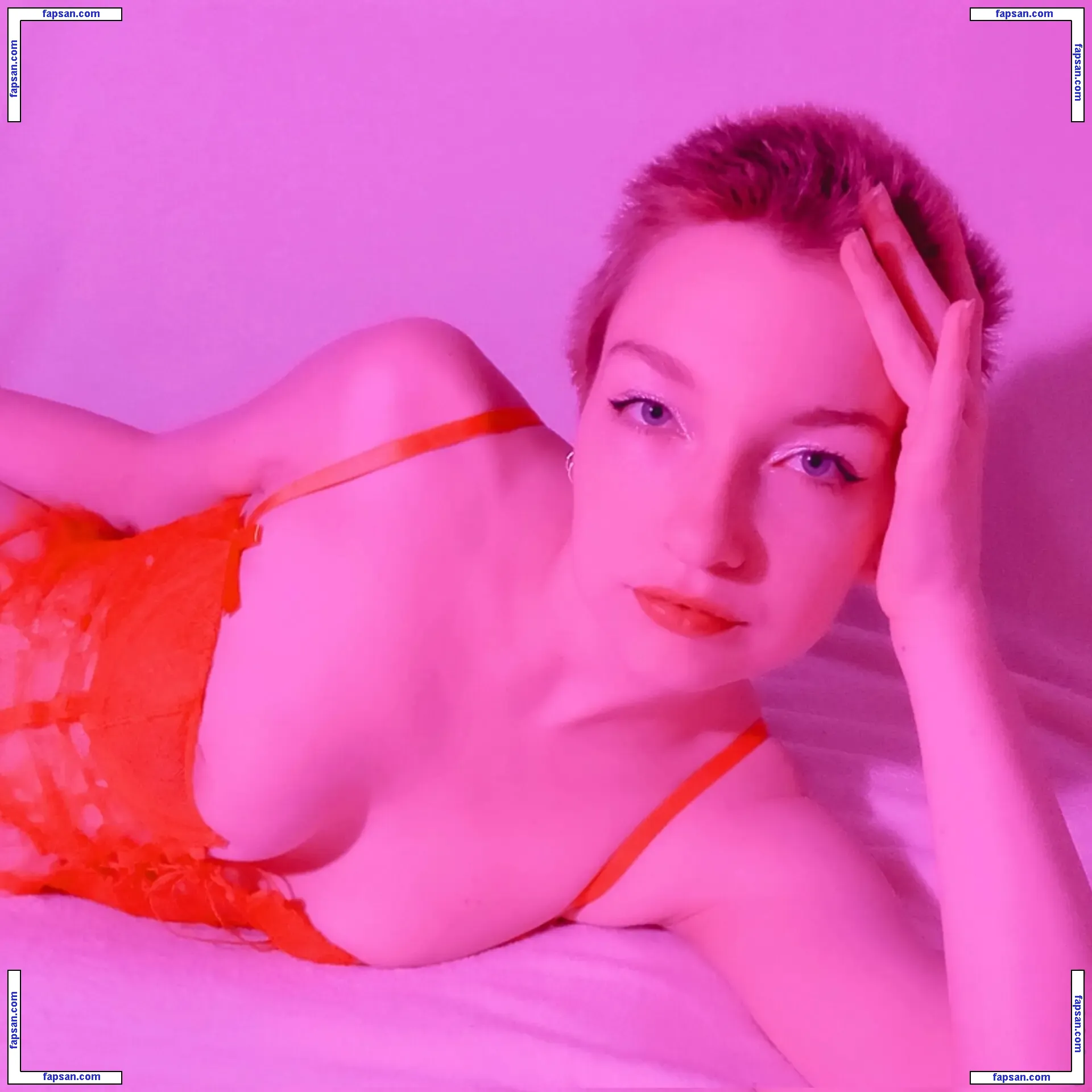 Flwrs голая фото #0002 с Онлифанс