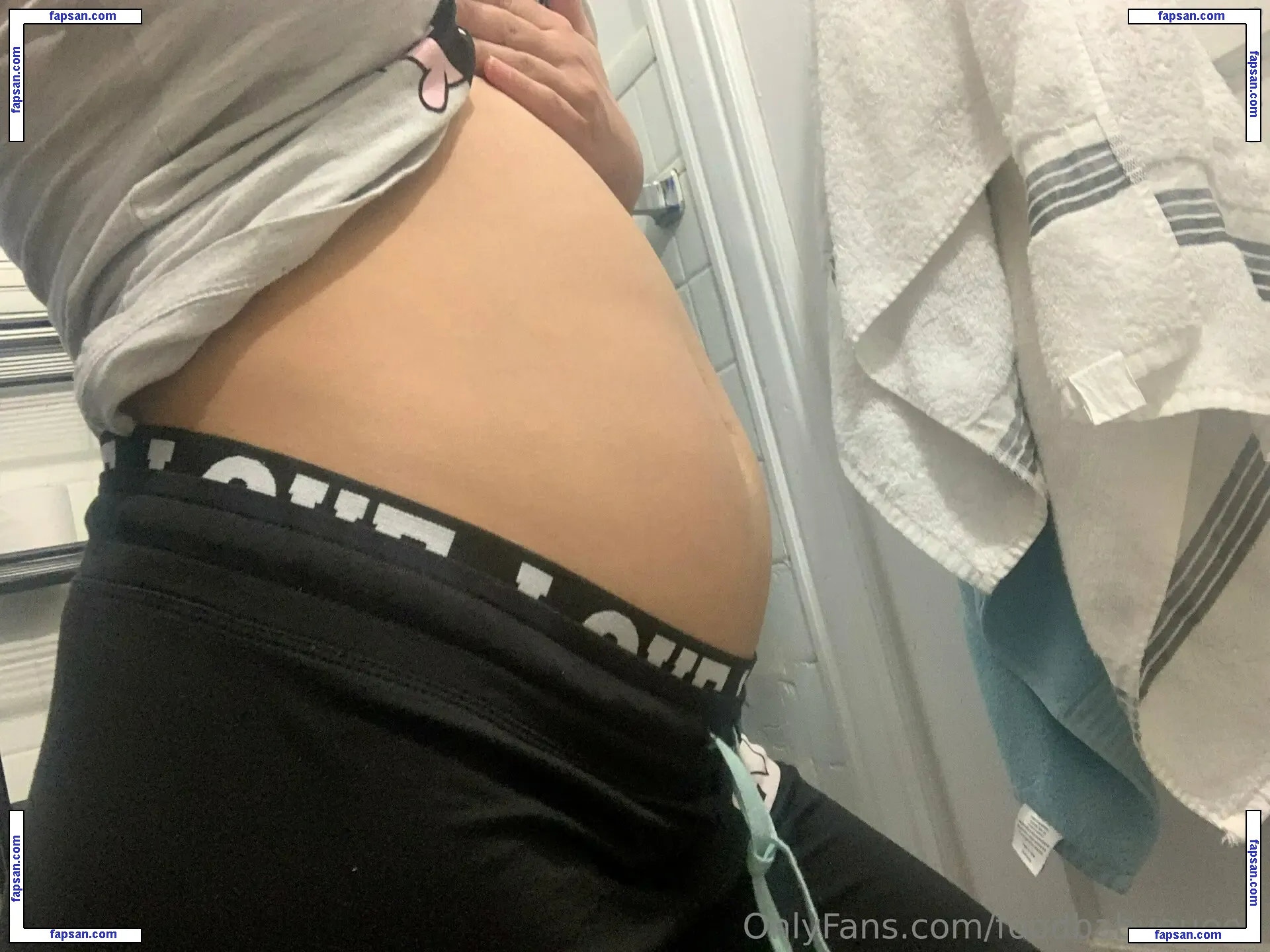 foodbabyqueen / foodbabyhubplus nude photo #0016 from OnlyFans