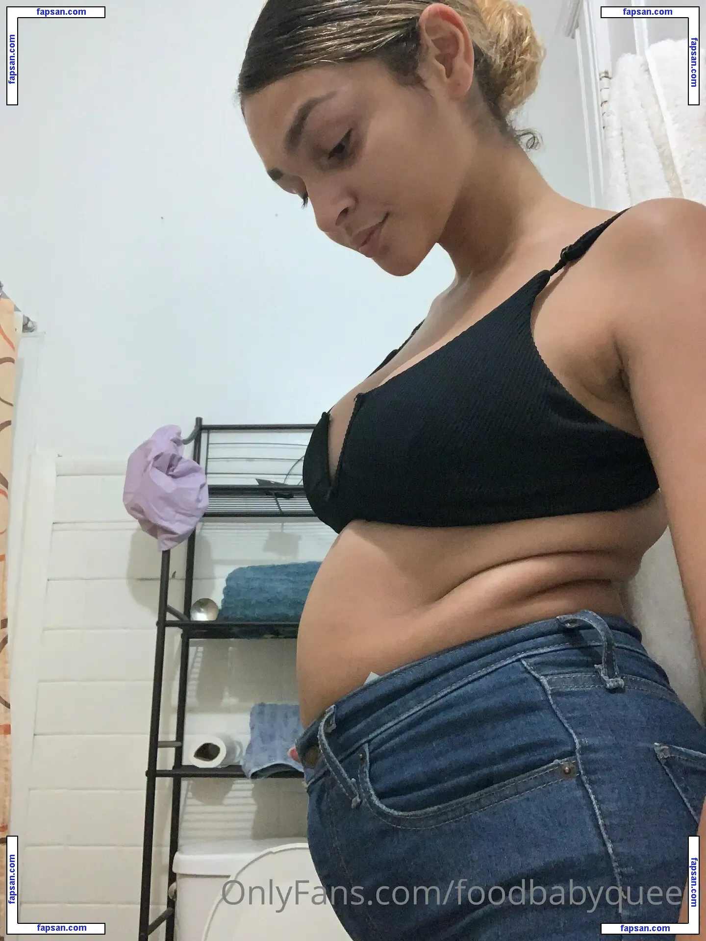 foodbabyqueen / foodbabyhubplus nude photo #0018 from OnlyFans