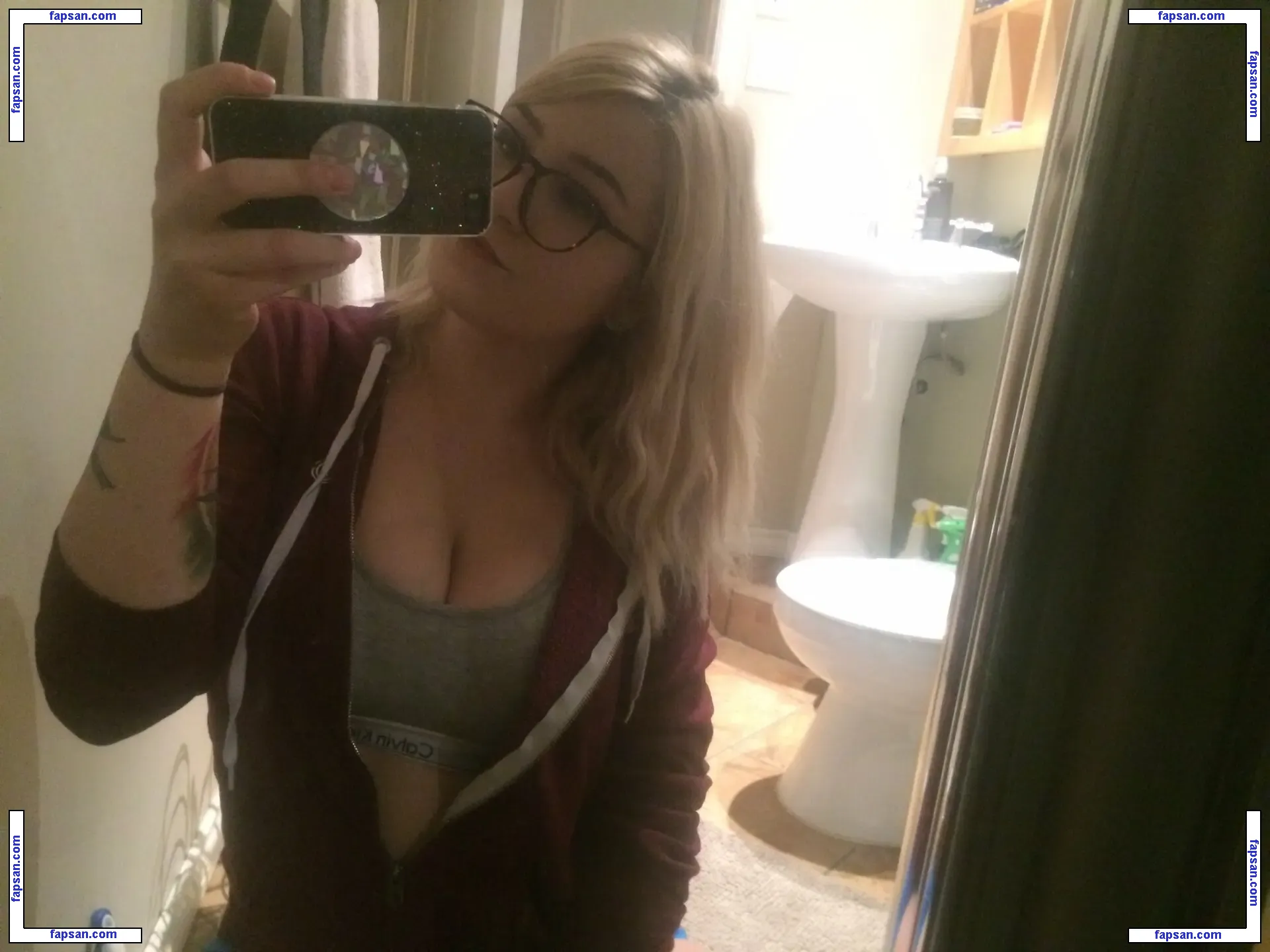 Fooya nude photo #0103 from OnlyFans