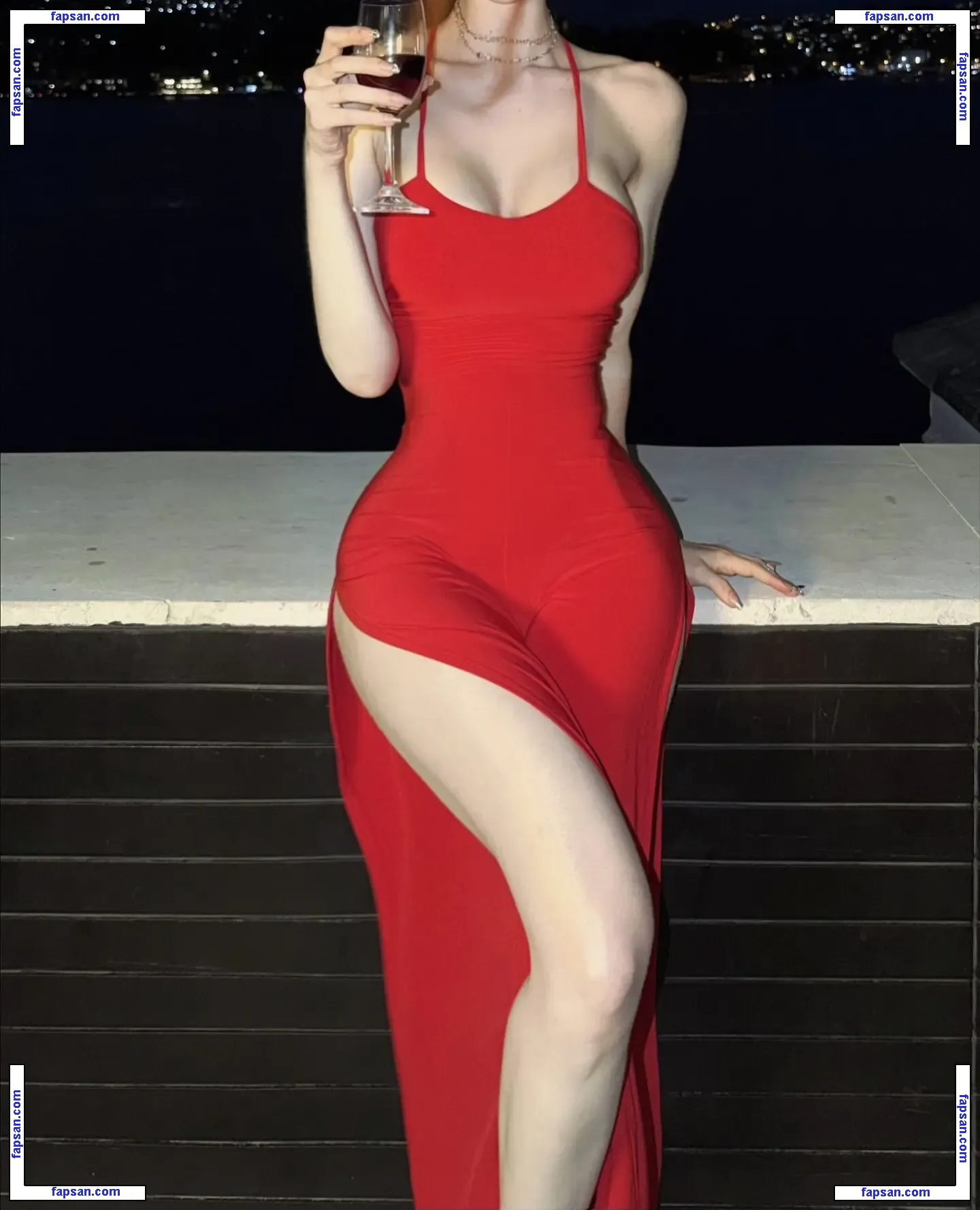 fraaoula голая фото #0190 с Онлифанс