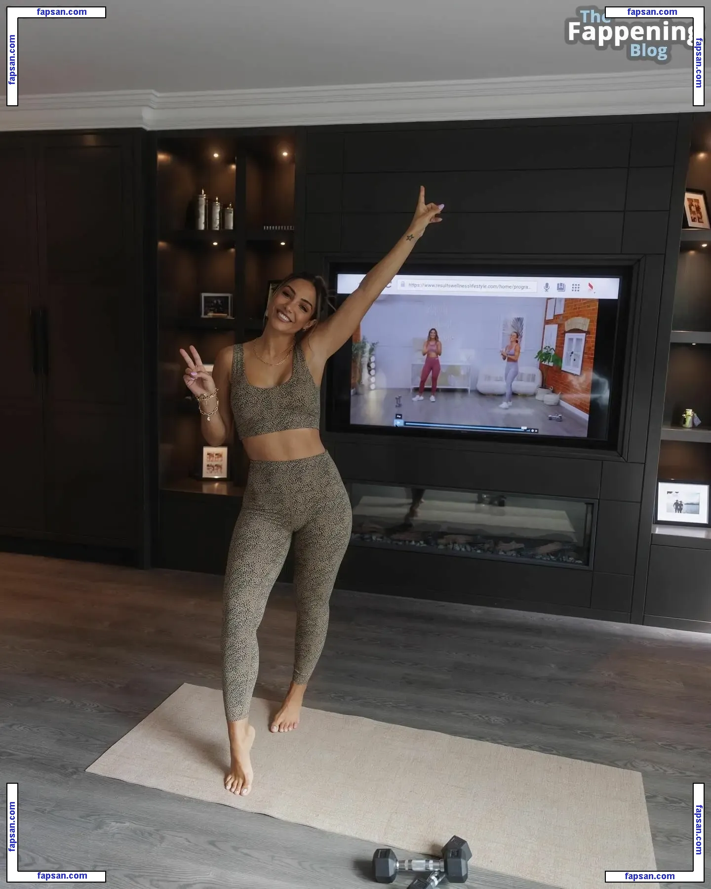 Frankie Bridge nude photo #0721 from OnlyFans
