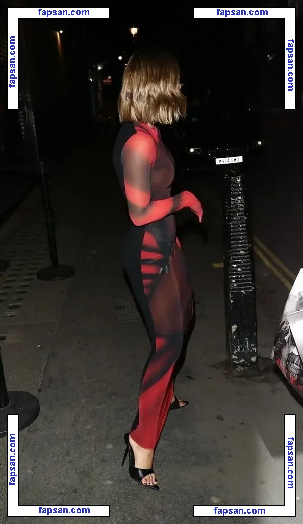 Frankie Bridge nude photo #1024 from OnlyFans