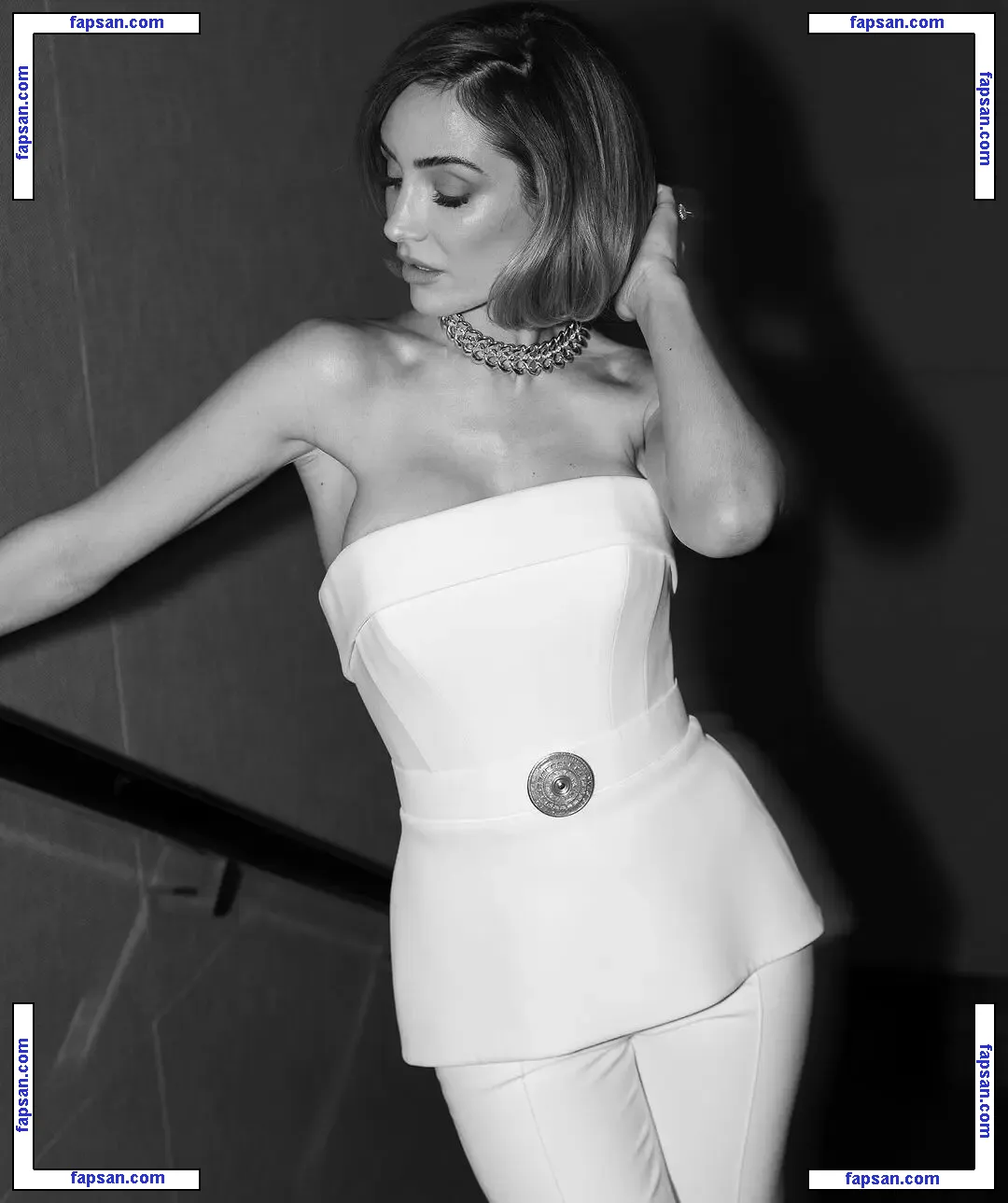 Frankie Bridge nude photo #1412 from OnlyFans