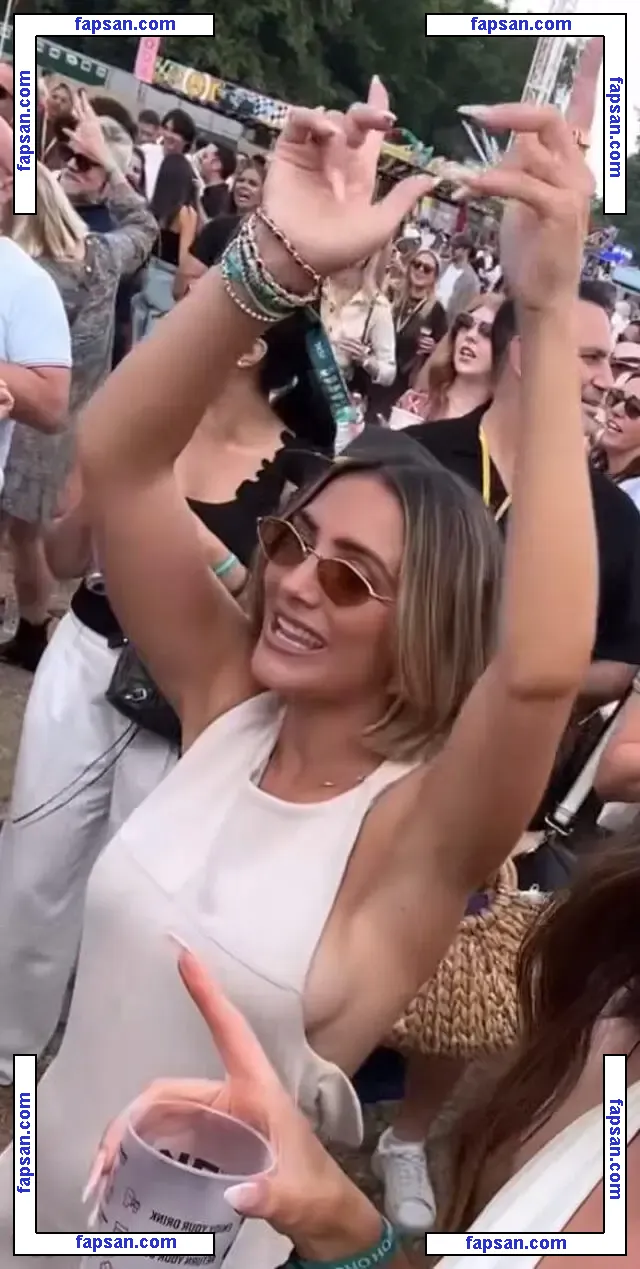 Frankie Bridge голая фото #1708 с Онлифанс