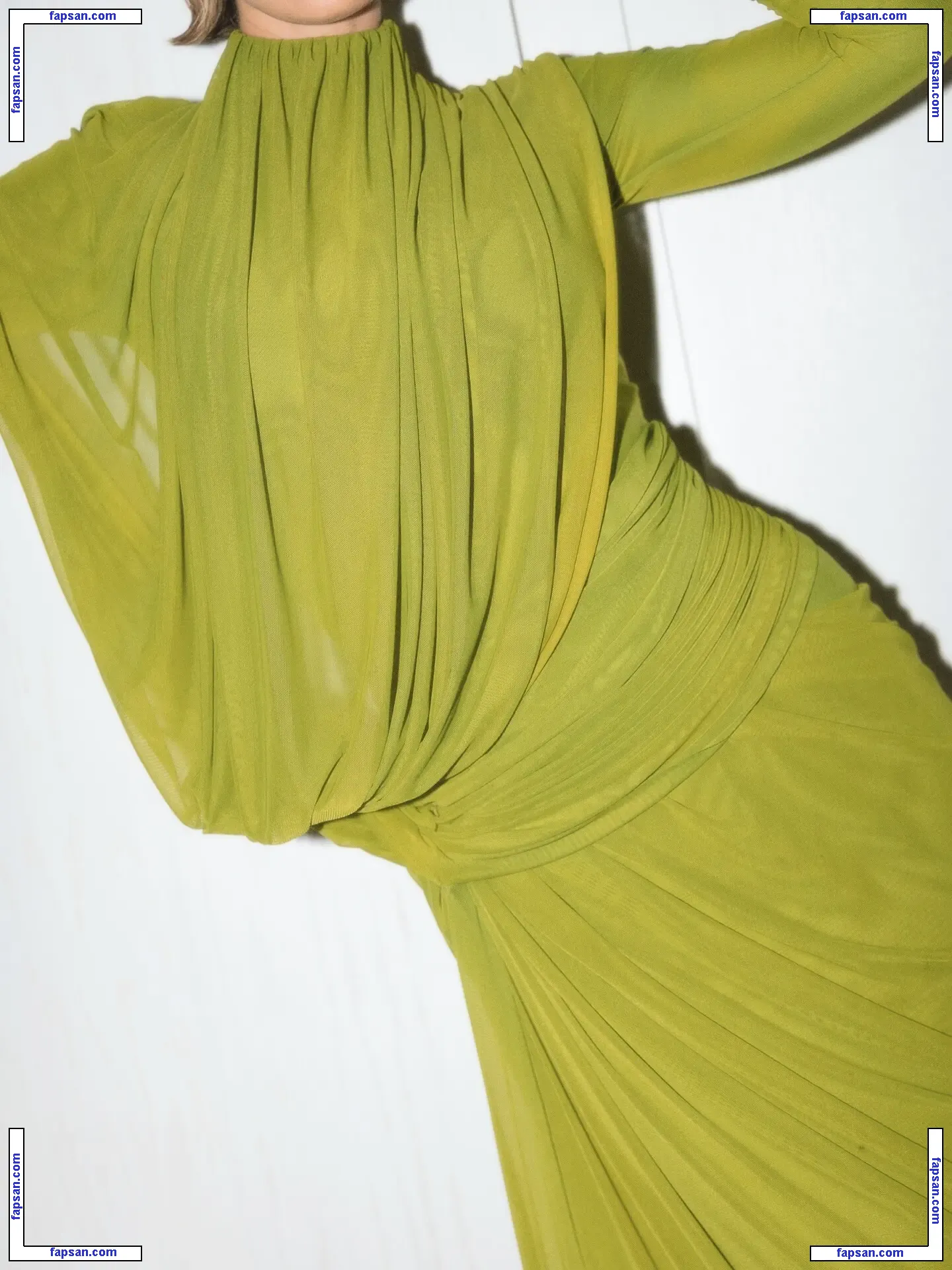 Frankie Bridge nude photo #1788 from OnlyFans