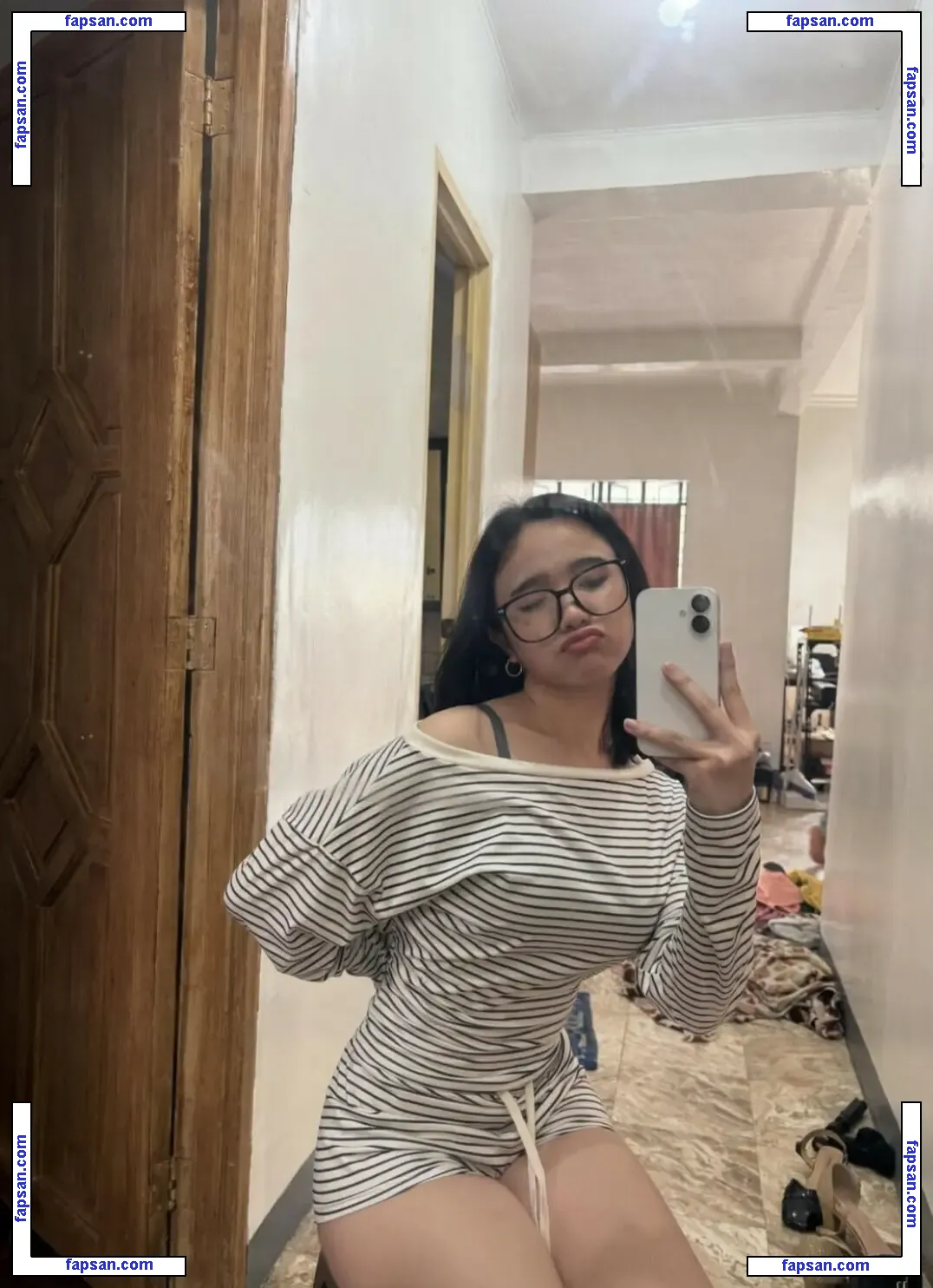 Franxezka nude photo #0003 from OnlyFans