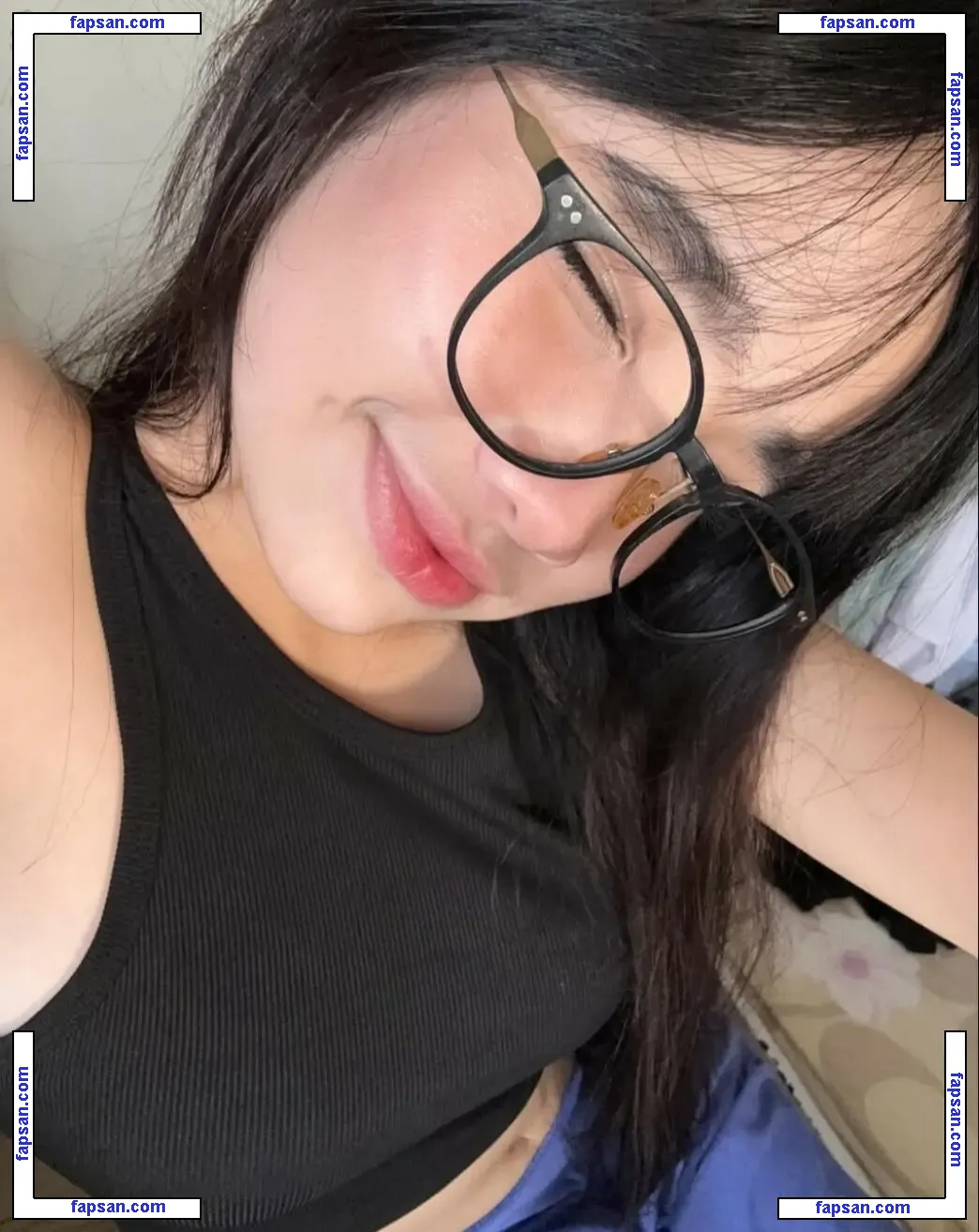 Franxezka nude photo #0005 from OnlyFans