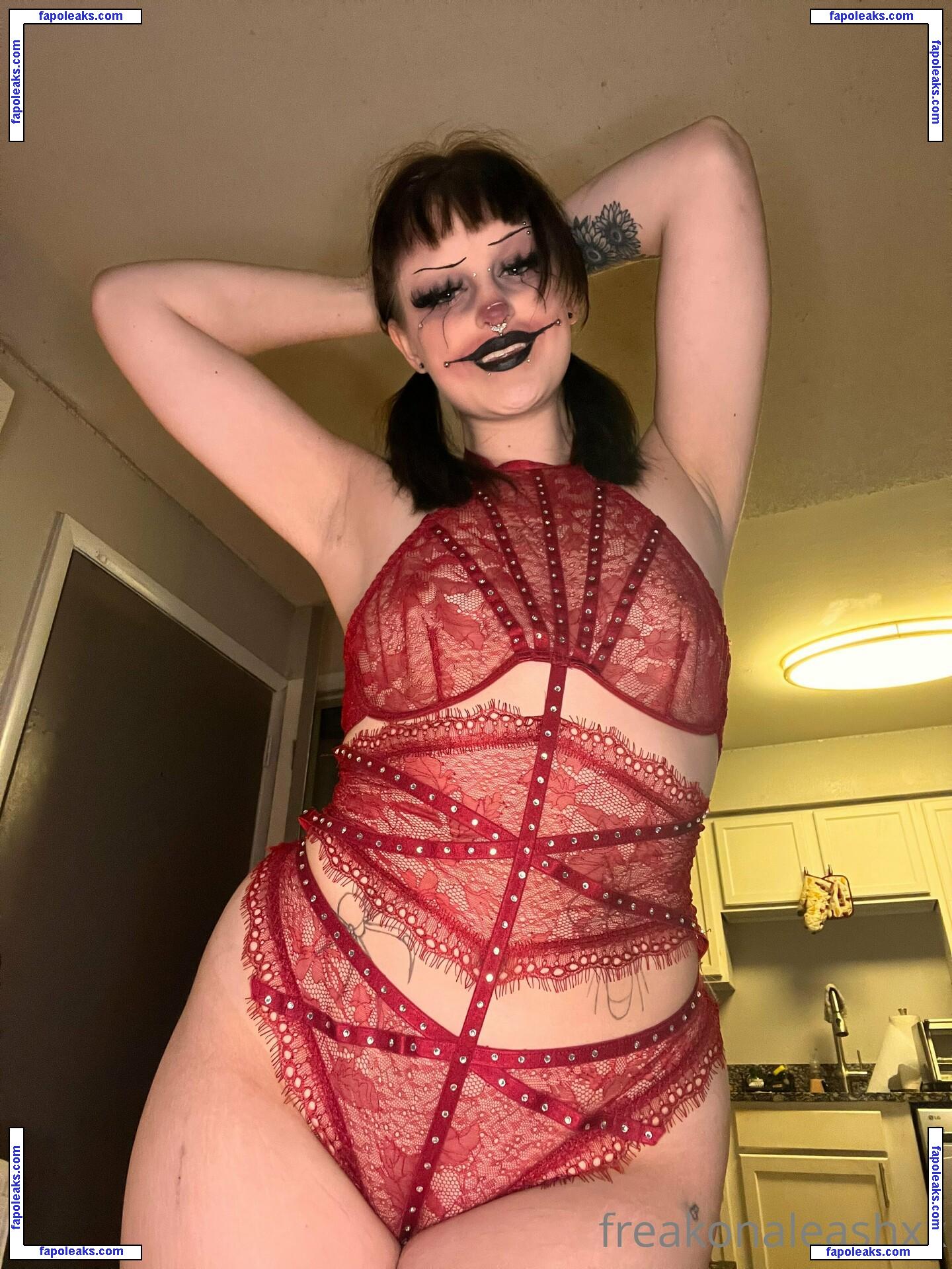 freakonaleashxx / freakonaleashpets nude photo #0003 from OnlyFans