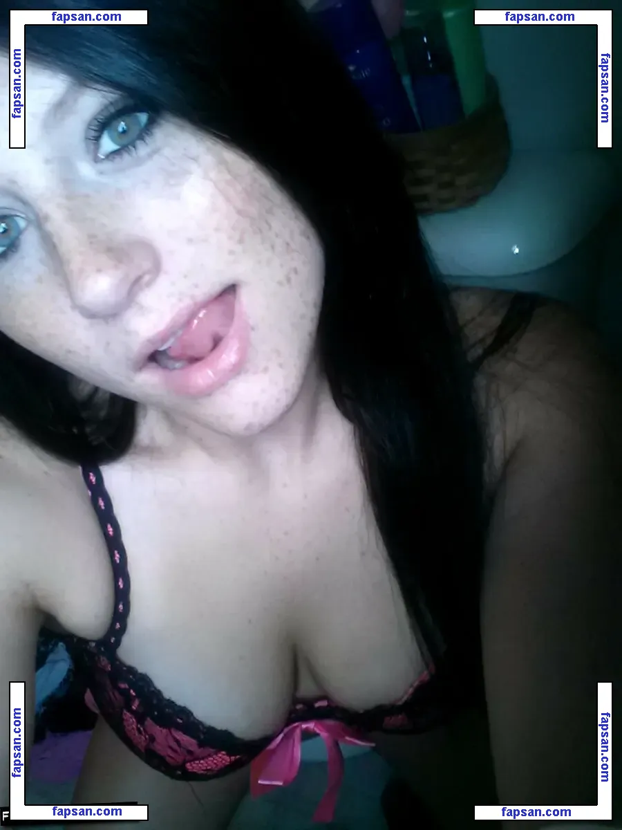 Freckles nude photo #0046 from OnlyFans