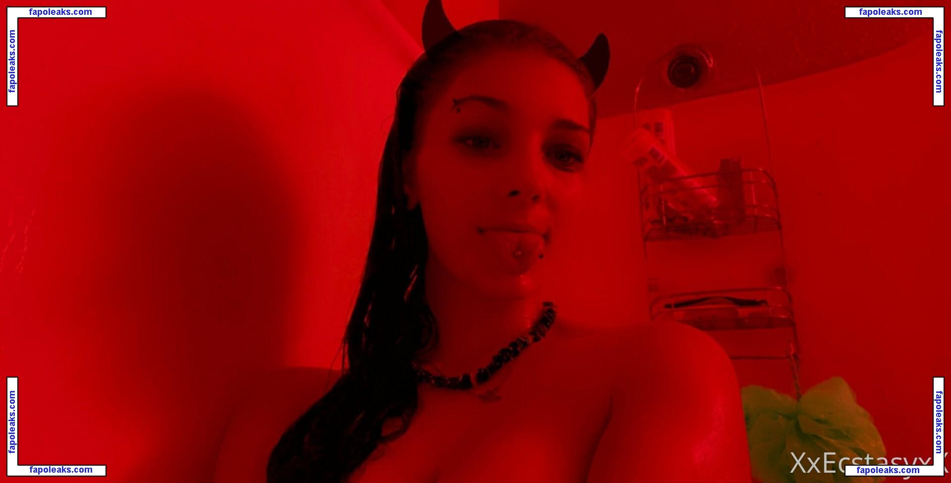 free_cheech_chronic / clueless_goldfish nude photo #0016 from OnlyFans