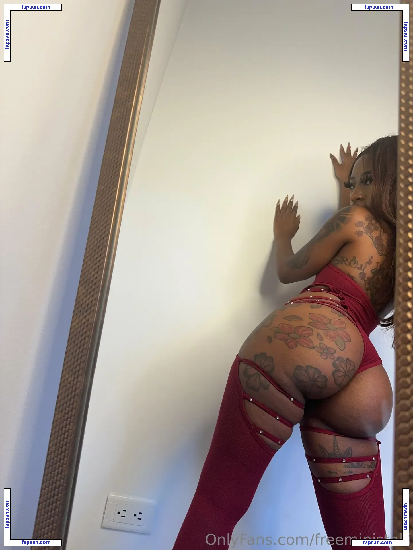 freeministalli nude photo #0104 from OnlyFans