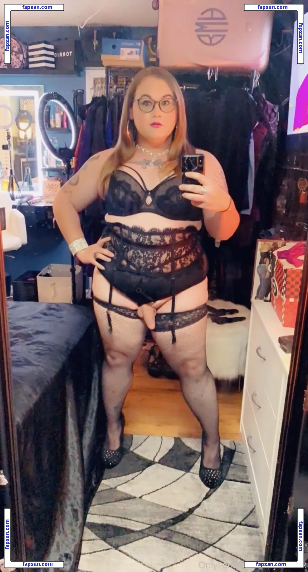 freydacoxx / chubbytsitgirl nude photo #0004 from OnlyFans