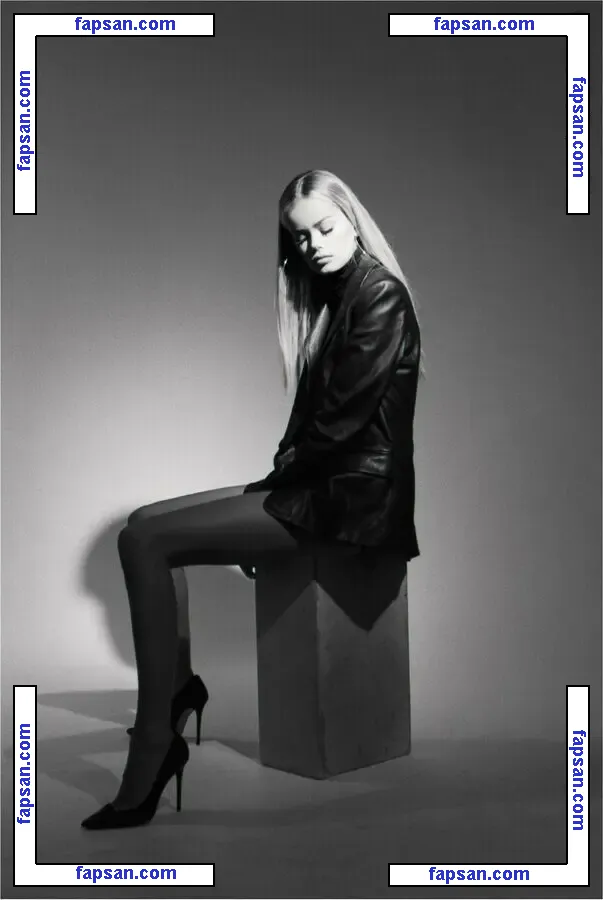 Frida Aasen nude photo #1386 from OnlyFans