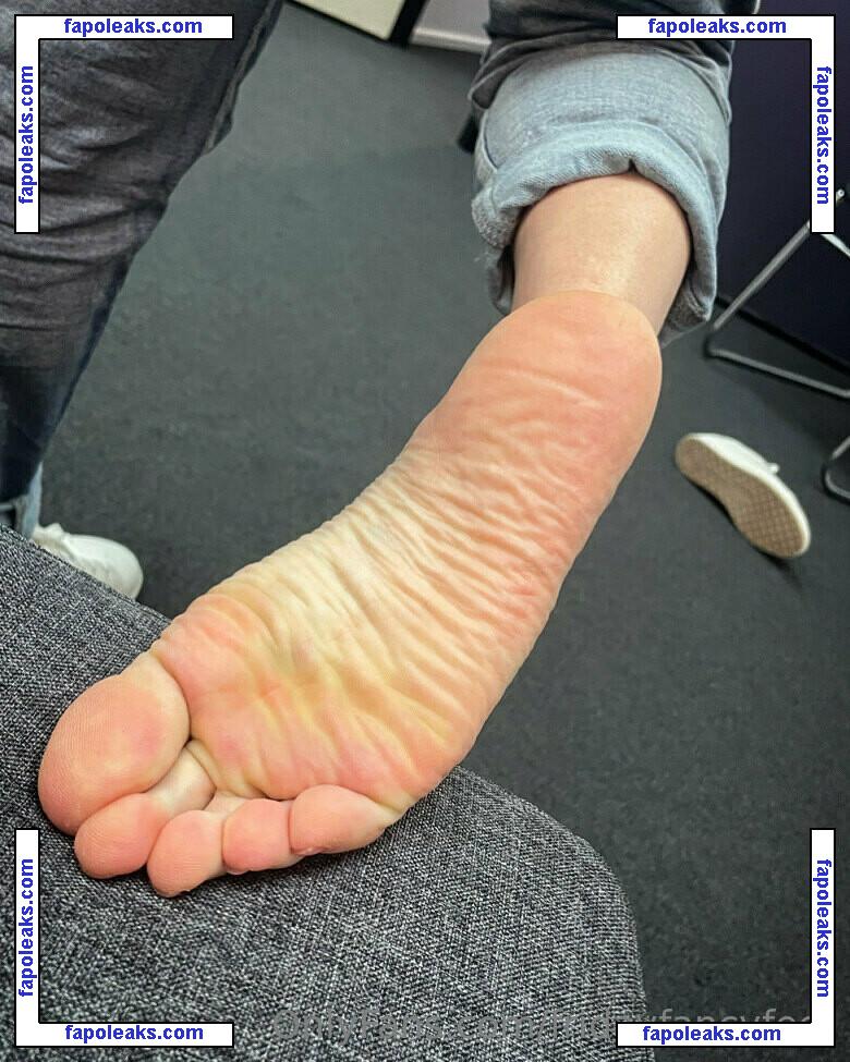 fridayfancyfeet nude photo #0047 from OnlyFans