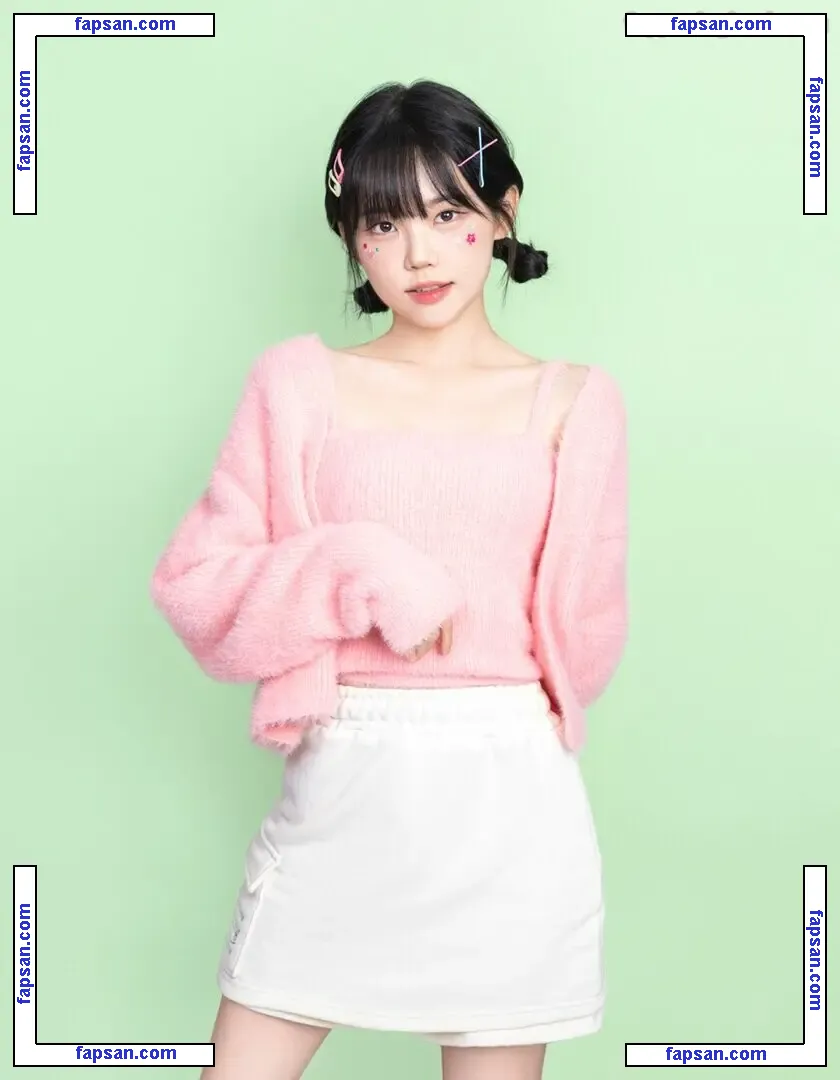 friendshiping nude photo #0003 from OnlyFans