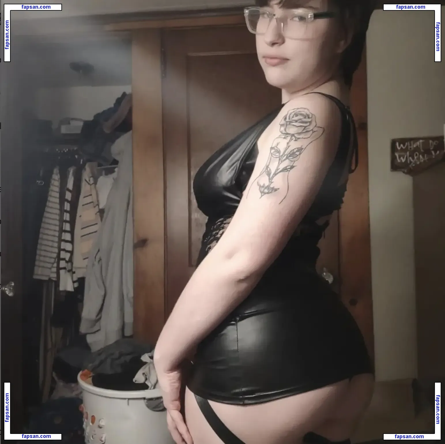 FrostyIcedCoffee голая фото #0001 с Онлифанс