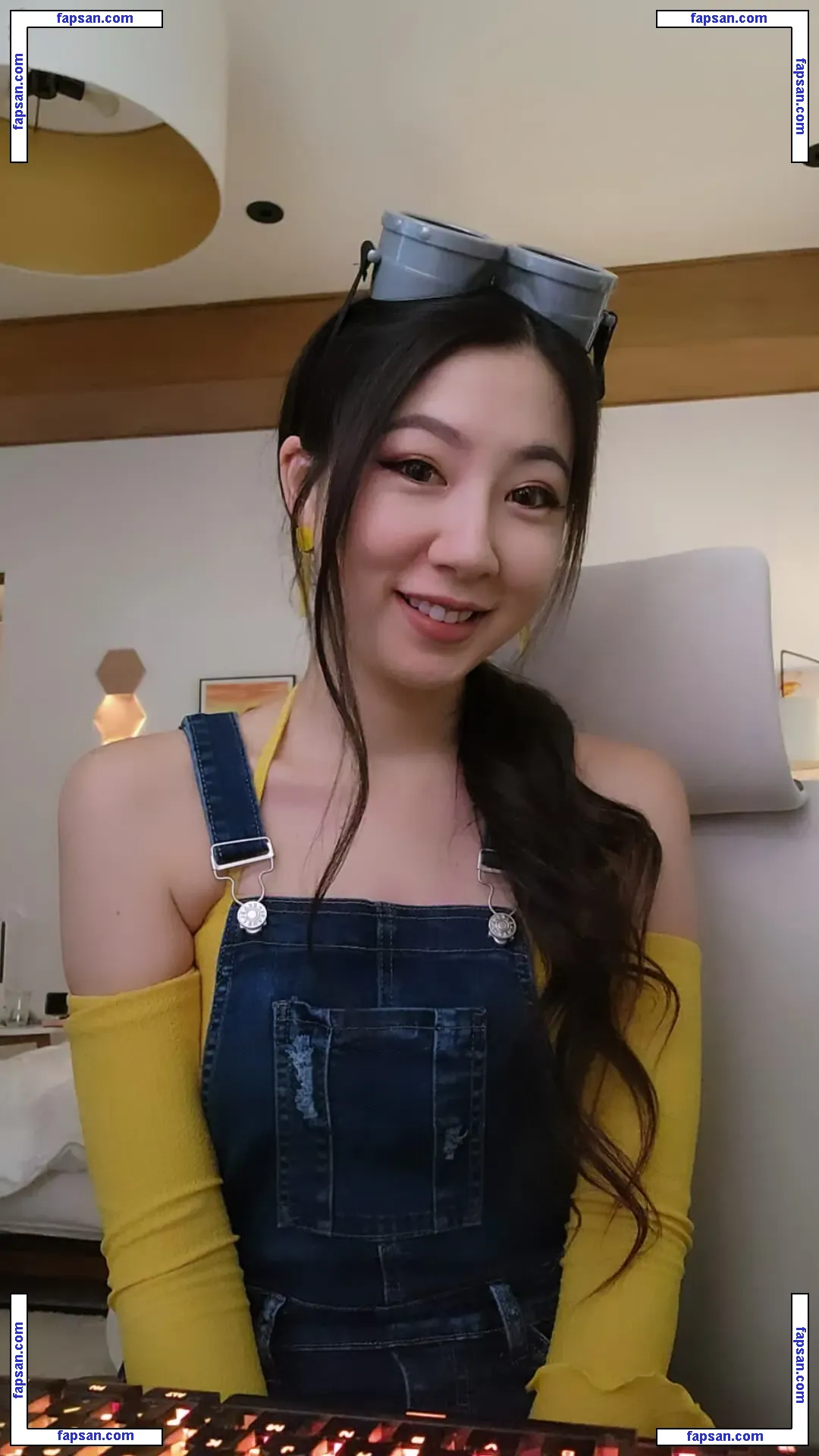 Fuslie (Leslie) голая фото #0007 с Онлифанс