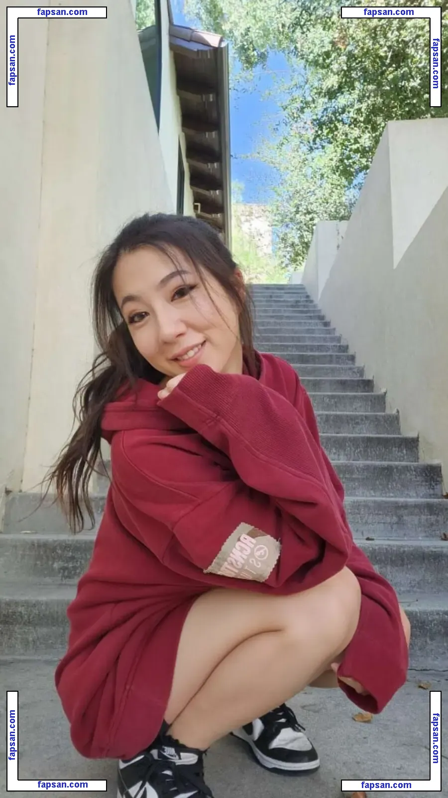 Fuslie (Leslie) голая фото #0010 с Онлифанс