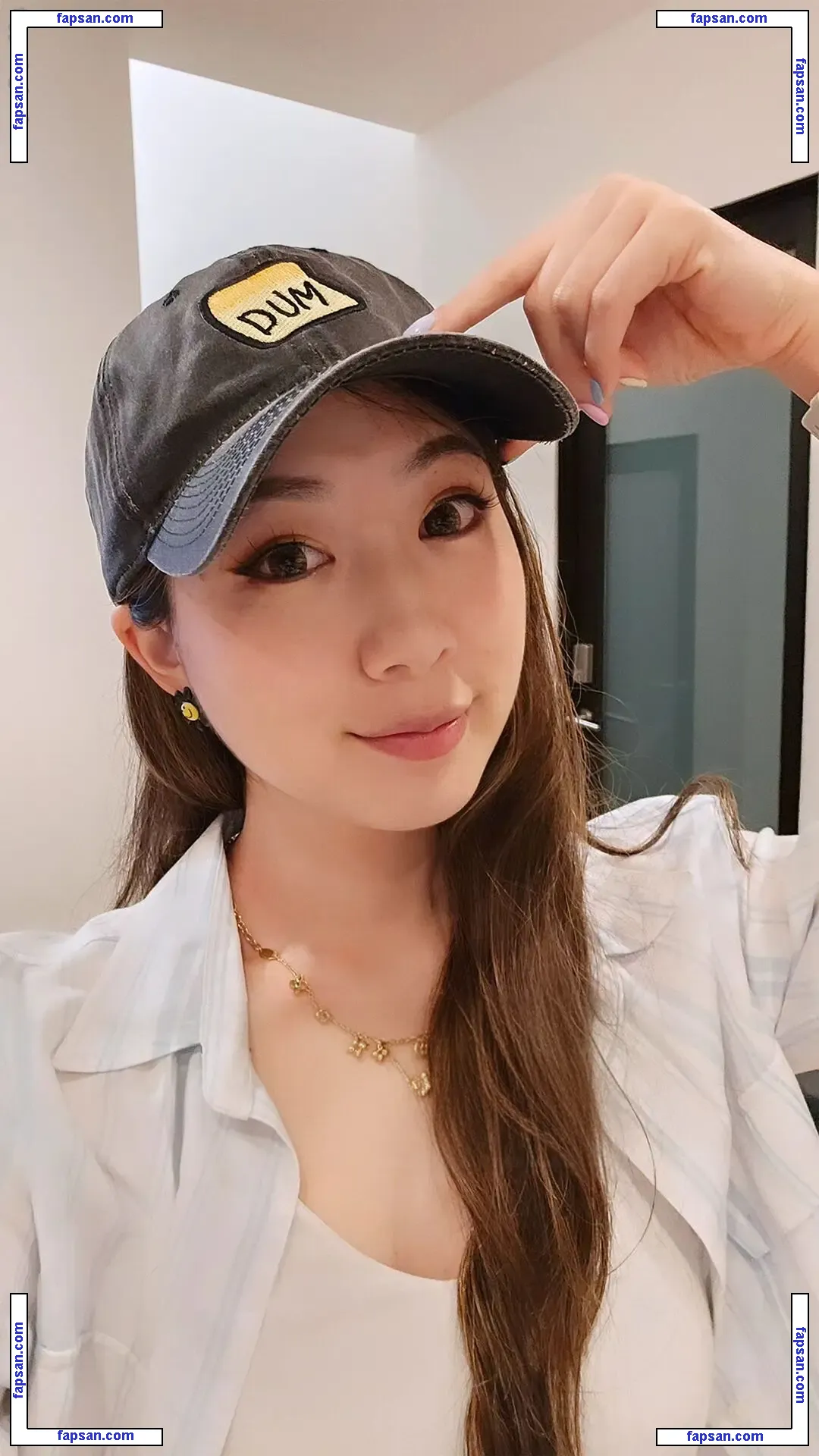 Fuslie (Leslie) голая фото #0013 с Онлифанс