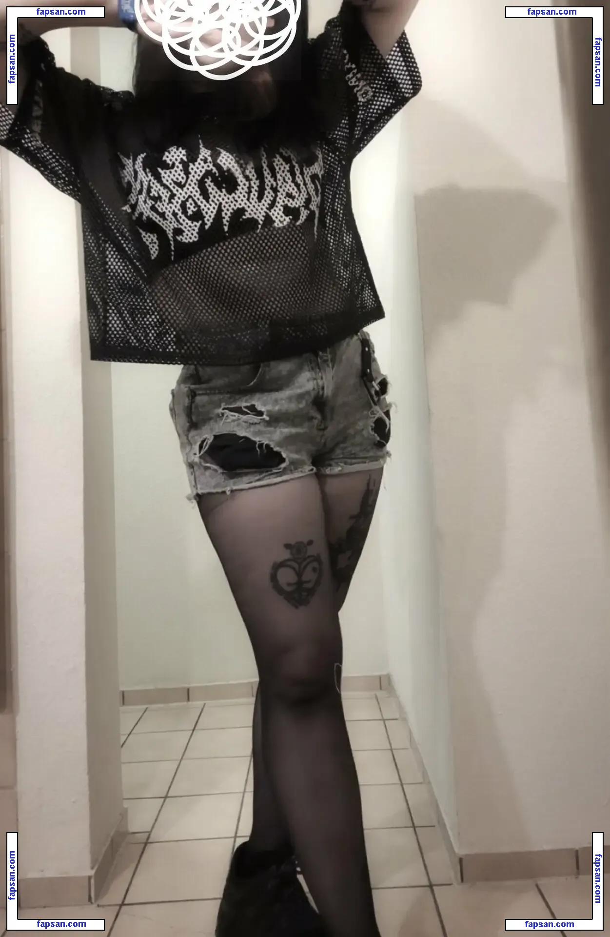 Fuyuderpilz nude photo #0001 from OnlyFans