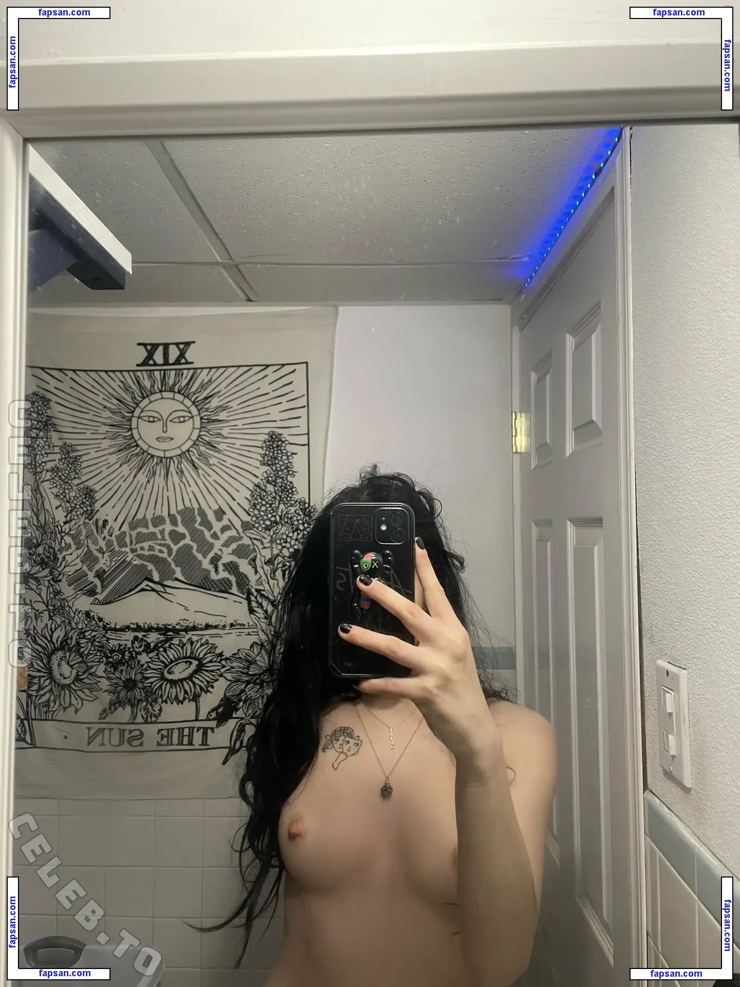 Fvcktorrii голая фото #0004 с Онлифанс