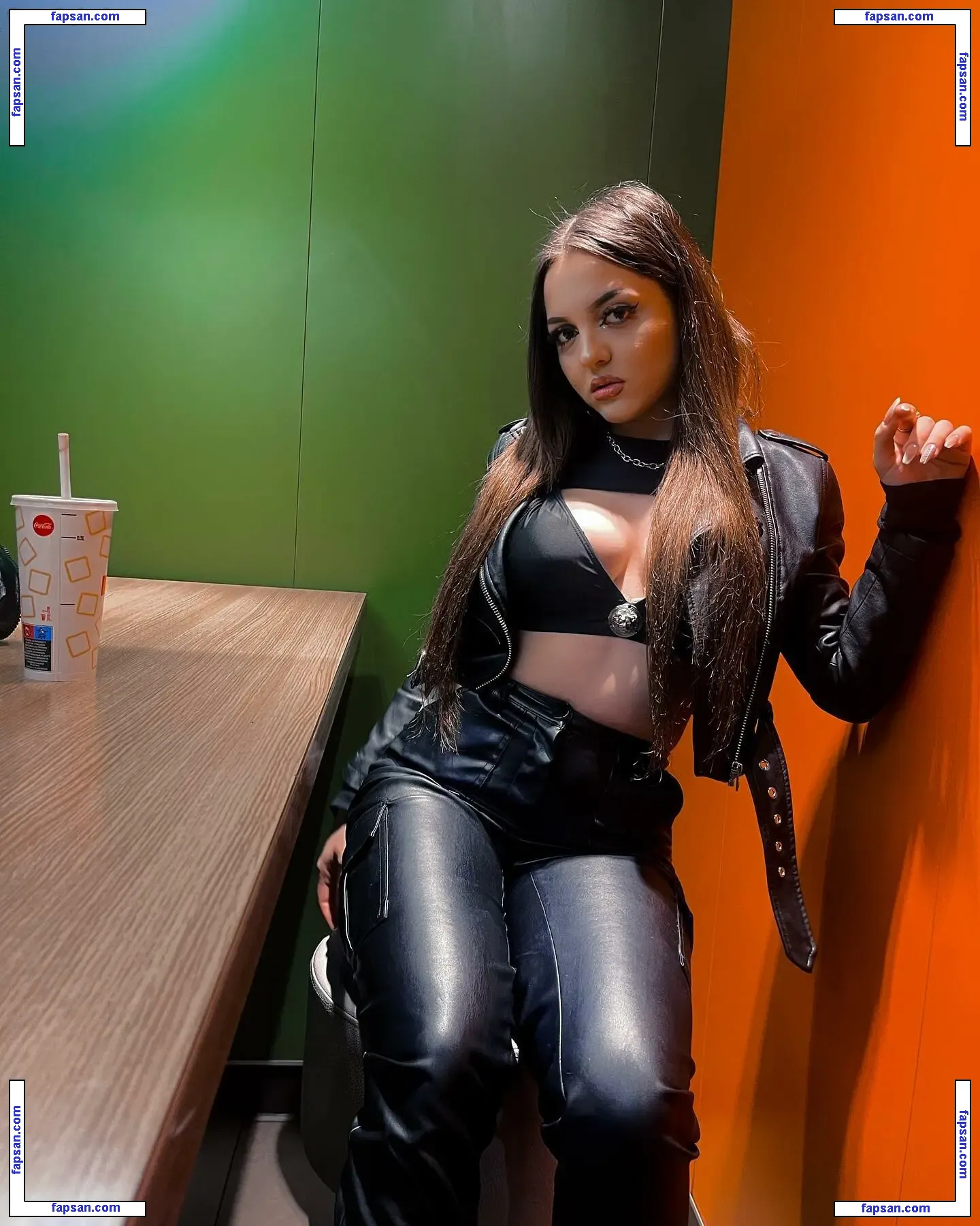 gabrielaiulia4 nude photo #0001 from OnlyFans