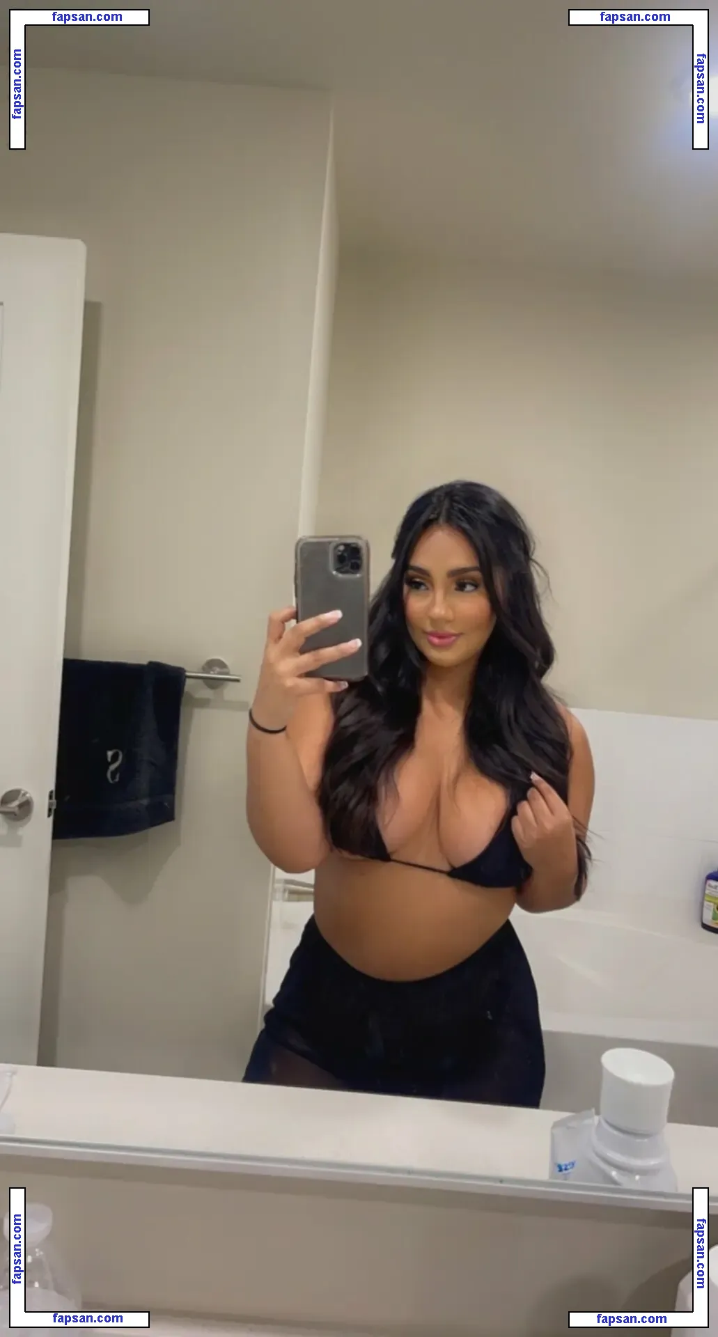 Gabrielitaa8 nude photo #0006 from OnlyFans