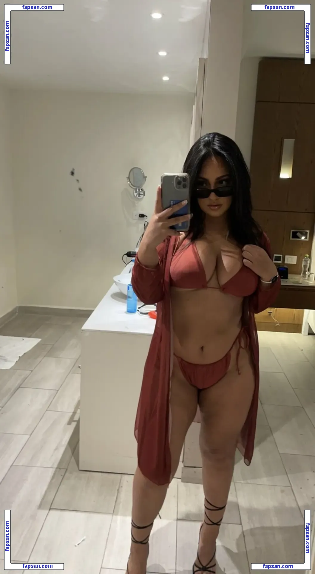 Gabrielitaa8 nude photo #0010 from OnlyFans