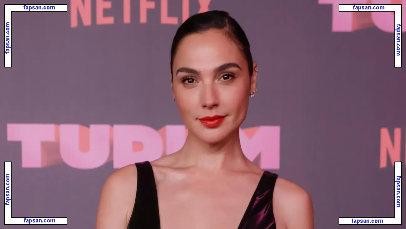 Gal Gadot nude photo #1483 from OnlyFans